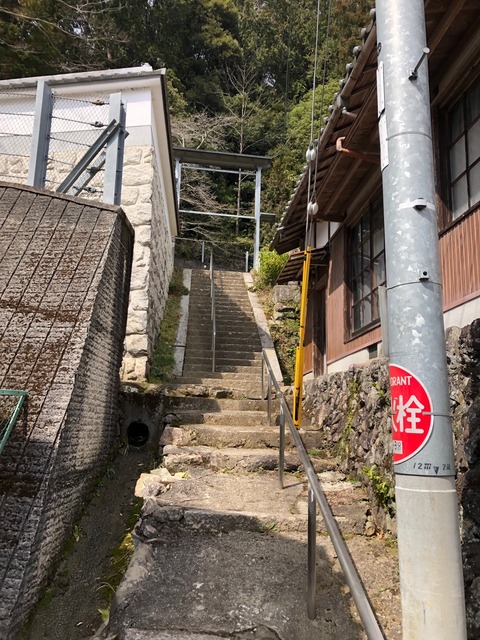 諏訪神社への道1
